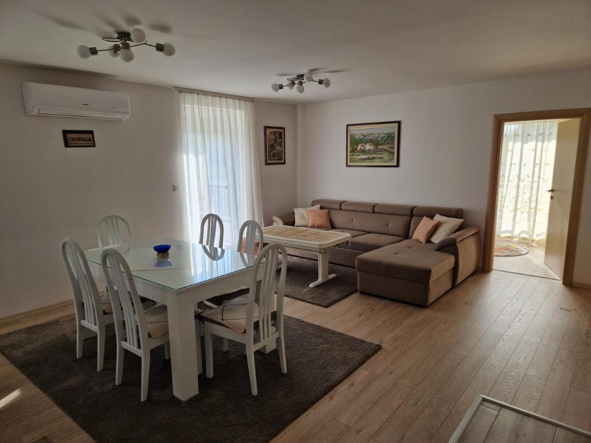 Apartman Potok Ливно Екстериор снимка