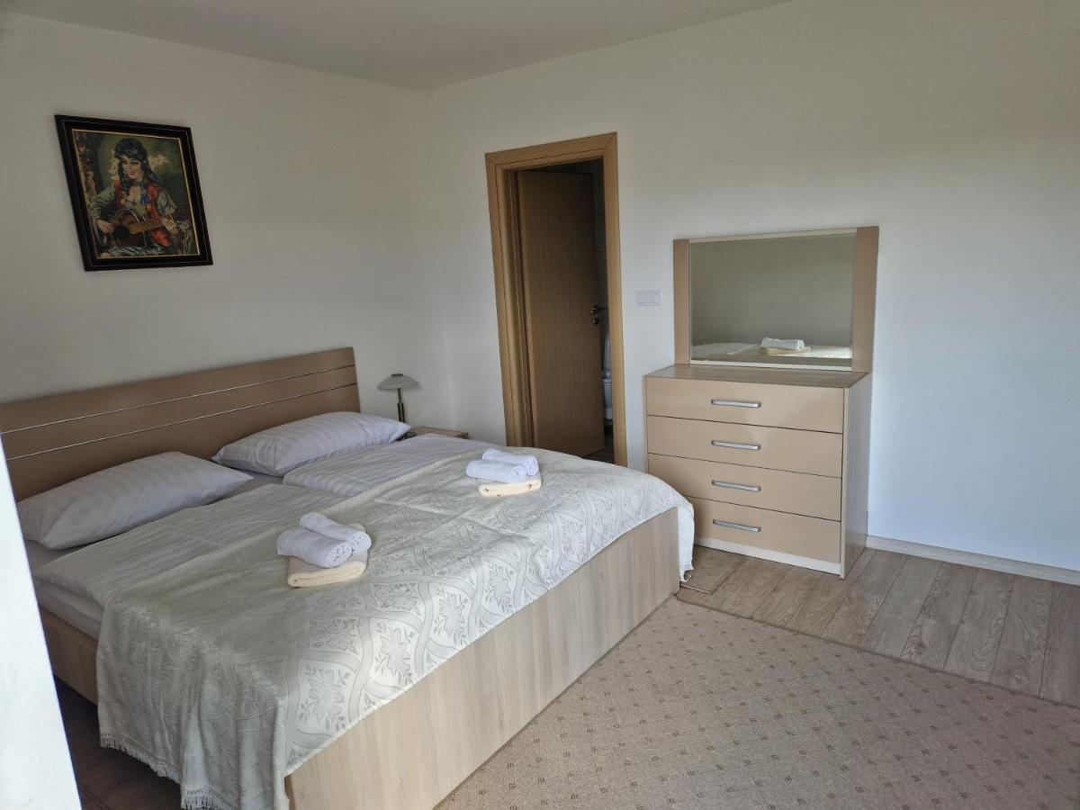 Apartman Potok Ливно Екстериор снимка